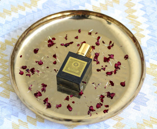Oud & Amber Perfume - NUHR Home